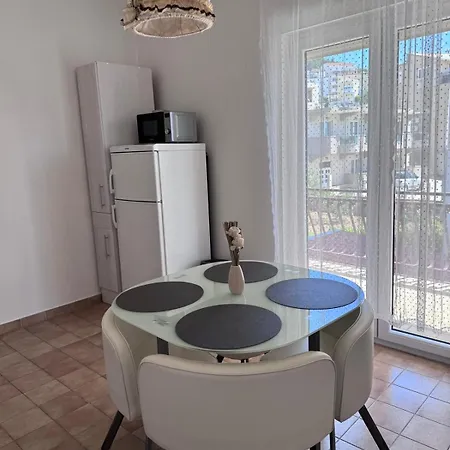 Mila & Johnny Apartment